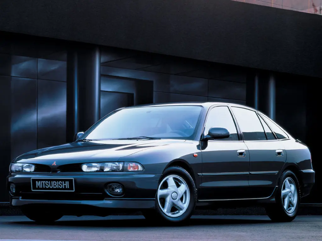 Mitsubishi Galant (E56A) 7 поколение, седан (05.1992 - 07.1996)
